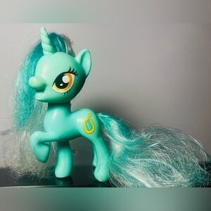 2016 My Little Pony G4 Lyra Heartstrings 3.25” Figurine with Brushable Hair
